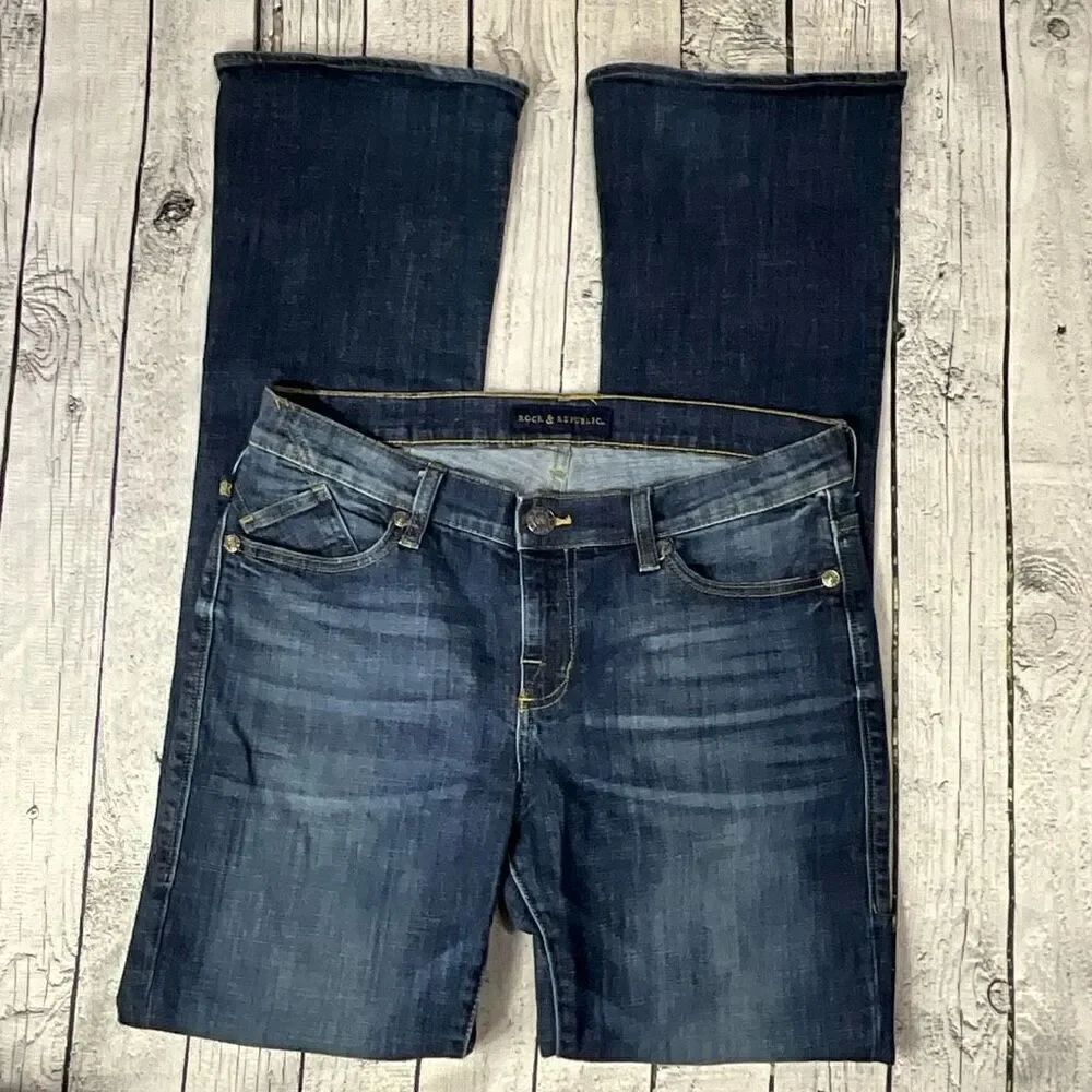 ROCK & REPUBLIC Kasandra Bootcut Jeans